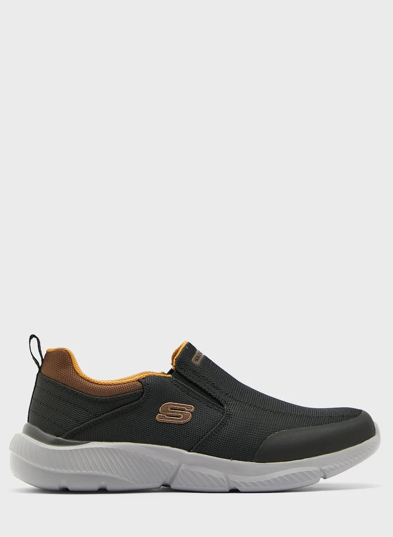 SKECHERS Ingram