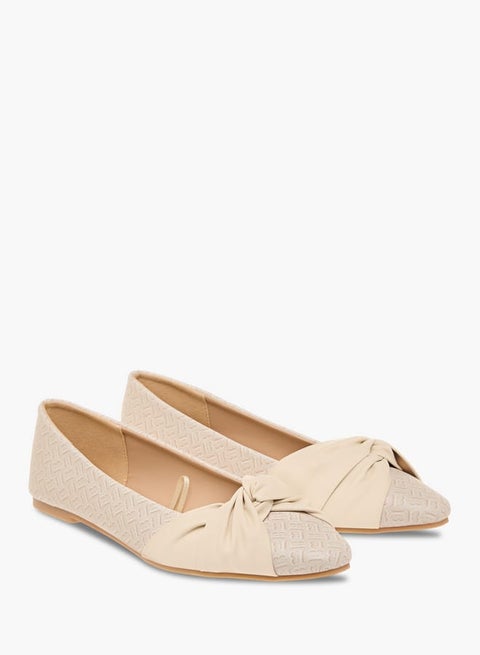 حذاء باليرينا نسائي سهل الارتداء بشعار محفور