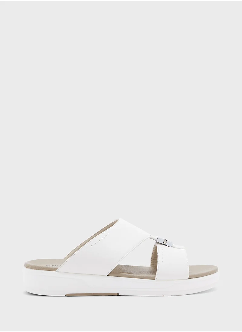 روبرت وود Arabic Sandals