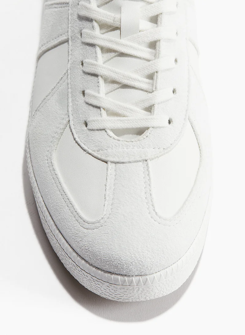 اتش اند ام Trainers