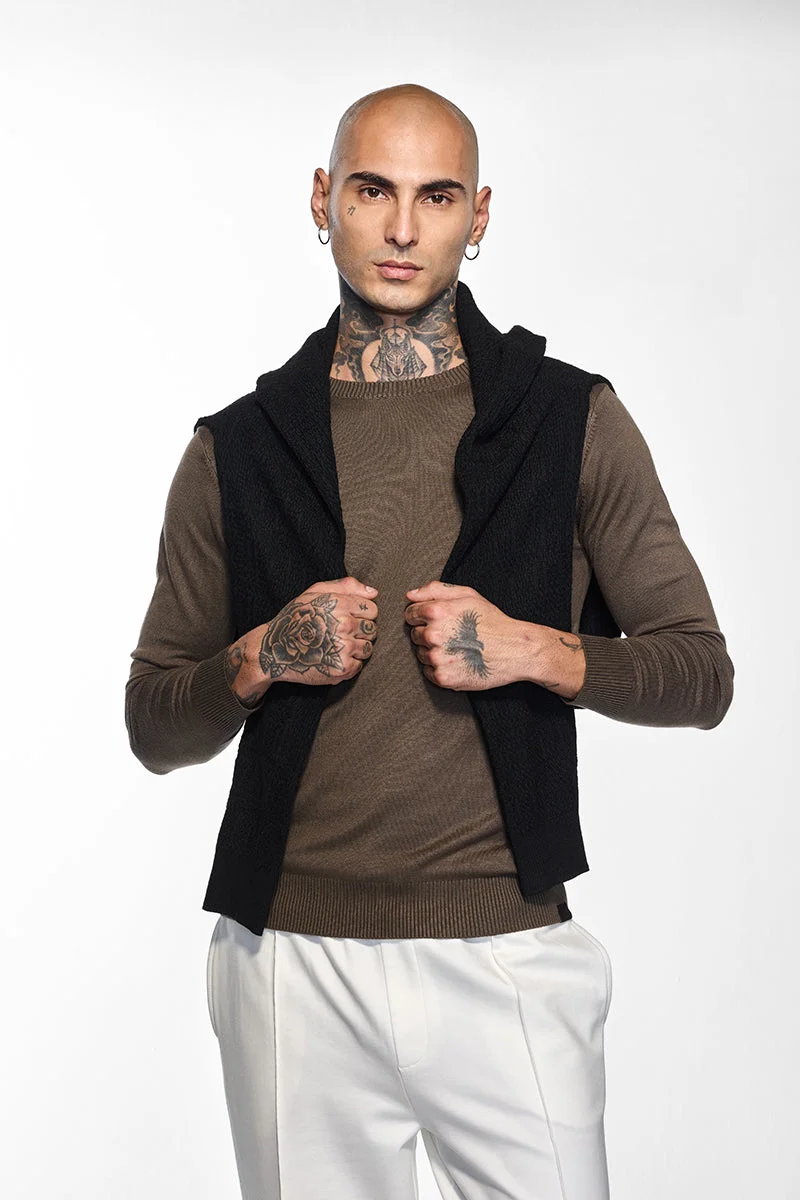 SNITCH كنزة سادة بنية داكنة من كور لاب