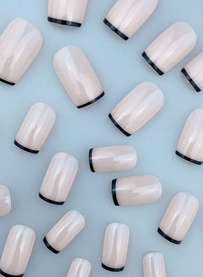 اظافر تركيب باللون البيج الكلاسيكي مع الفرنسي باللون الأسود 24 قطعة - Image 2