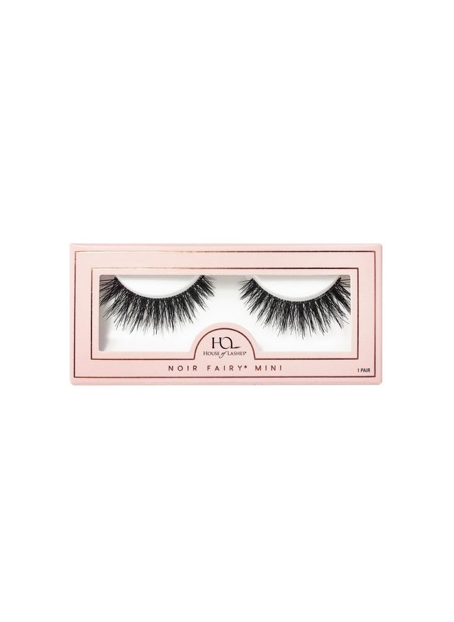 هاوس أوف لاشيز رموش صناعية مريحة من هاوس أوف لاشز Noir Fairy Mini لإطلالة جريئة وكثيفة، رموش صناعية سهلة الاستخدام وقابلة لإعادة الاستخدام من فرو المنك تناسب جميع أشكال العيون  - Image 1