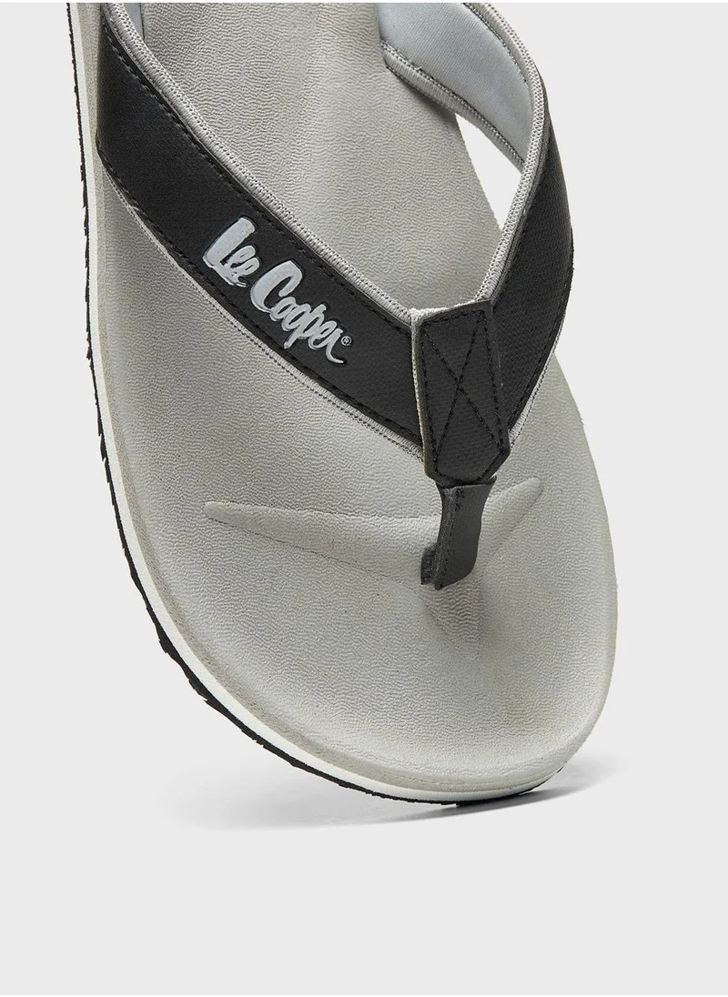 لي كوبر Logo Flip Flops