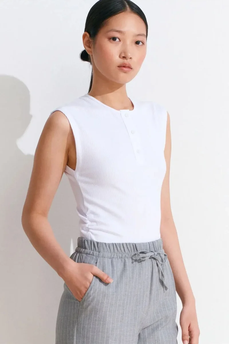 DILVIN Sleeveless Ribbed Button-Front Blouse