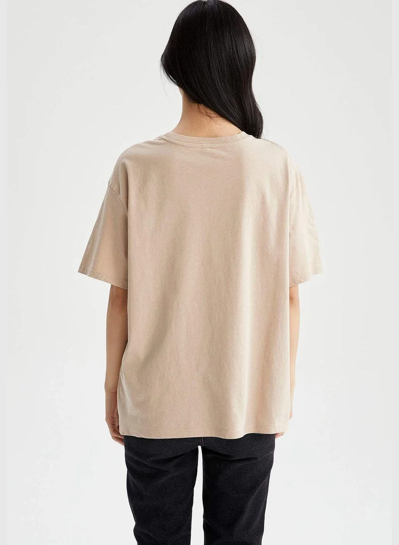 ديفاكتو Short Sleeved Regular Fit C-Neck T-Shirt