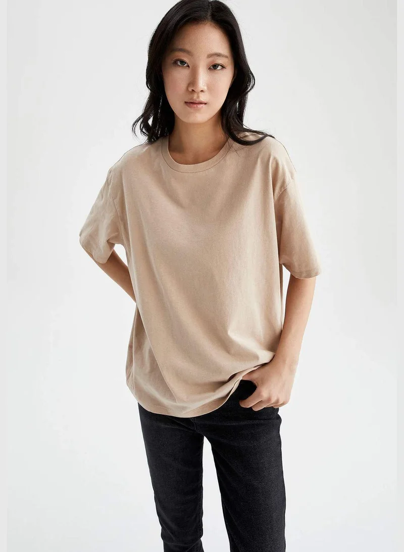 ديفاكتو Short Sleeved Regular Fit C-Neck T-Shirt