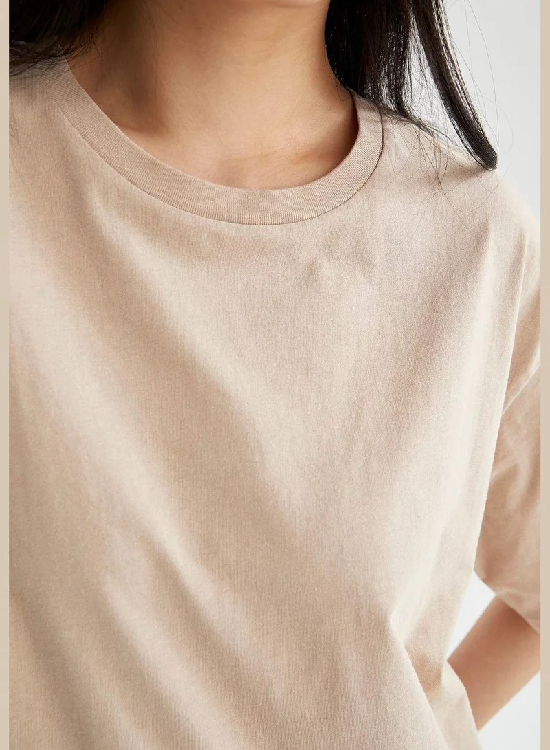 ديفاكتو Short Sleeved Regular Fit C-Neck T-Shirt
