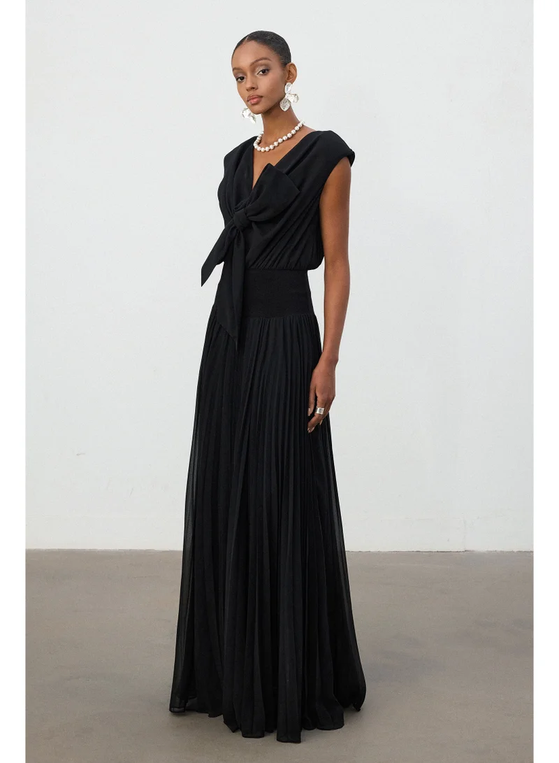 Bella Barnett Black Pleated Floor-Length Maxi Skirt