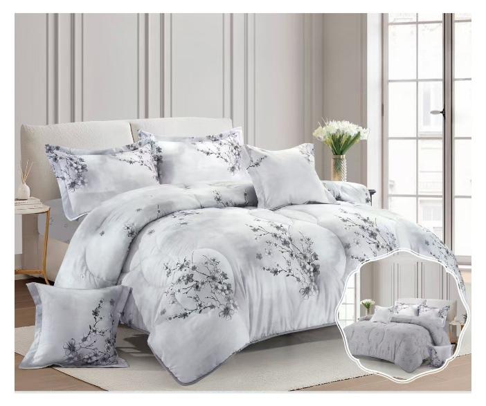 بلو سكاي مفرش سرير نفرين فخم من المايكروفايبر 100% ، غطاء سرير ، قابل للإستخدام على الوجهين، طقم مفارش بحشوة دبل  ، طقم نوم يتكون من 6 قطع ( مفرش بحشوة + شرشف مطاط للمرتبة + واقي مخدة + كيس مخدة + وسادة مربعة + كيس للوسادة المربعة  ) مقاس المفرش 240X260 سم ومقاس المغاط 200x200 سم ( اللون نفس الصورة) - Image 1