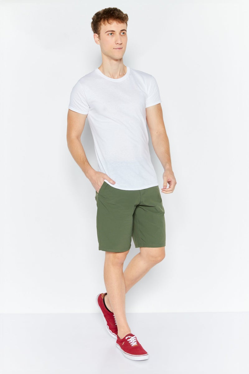 Lyle & Scott Men Sportswear Fit Brand Logo Golf Shorts, Cactus Green - Image 2
