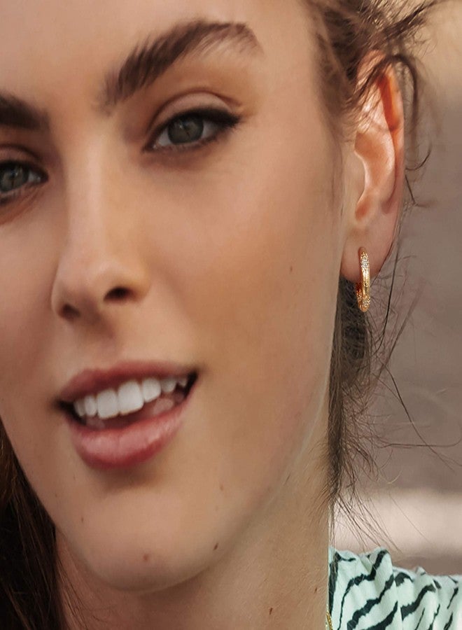 ميفيكو أقراط MEVECCO الذهبية الحلقية للنساء، مطلية بالذهب عيار 18 قيراط، مرصعة بالزركون المكعب، أقراط على شكل زهرة، مناسبة للارتداء اليومي - Image 3