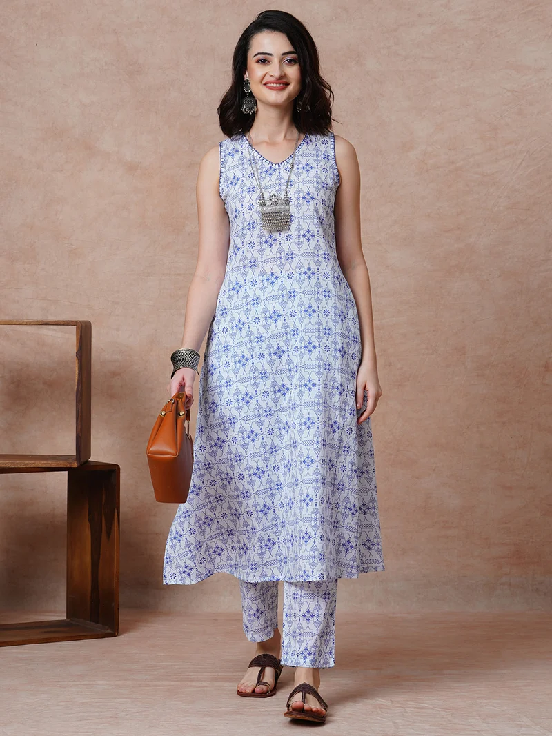 globus Women Printed Regular Thread Work Kurta With Trousers