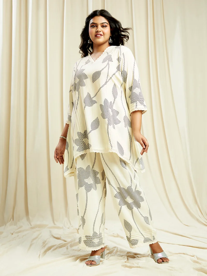 globus Gloplus Off White V-Neck Floral Print Lace Detail Tunic With Wide Leg Trousers Plus Size Co-Ord Set