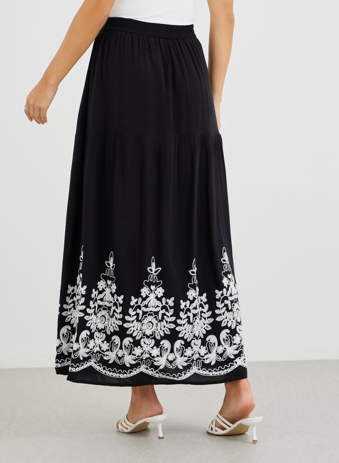 Styli Styli Embroidered Hem A-Line Maxi Skirt  - Image 5