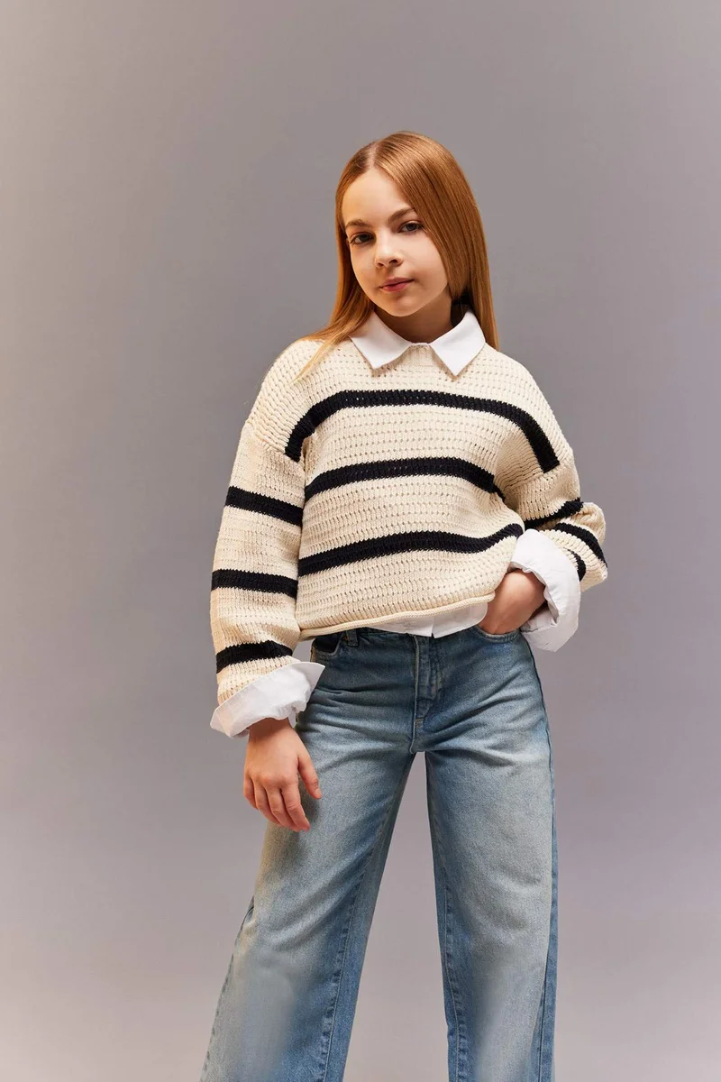 ديفاكتو Girl Regular Fit Crew Neck Pullover