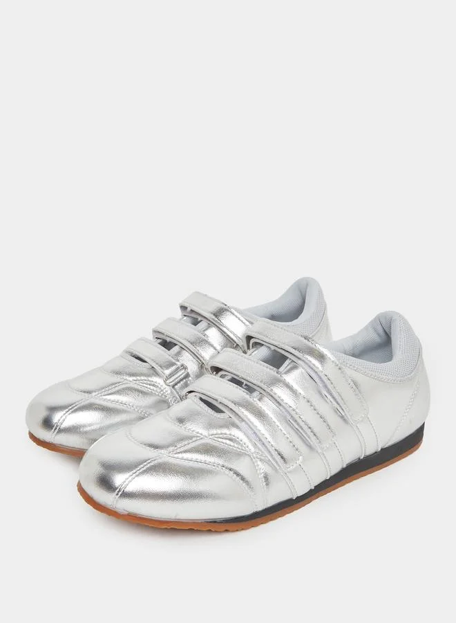 Styli Styli Silver Metallic PU Flat Sneakers
