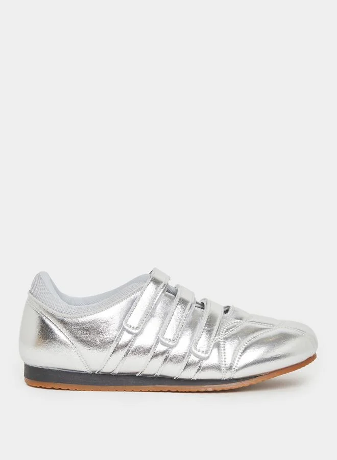 Styli Styli Silver Metallic PU Flat Sneakers