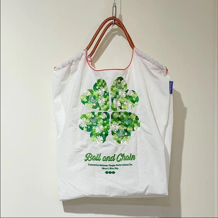 Popular Japanese Ball Chain Clover Embroidered Shopping Bag Niche Commuter Large Capacity Shoulder Bag Fashion - Image 5