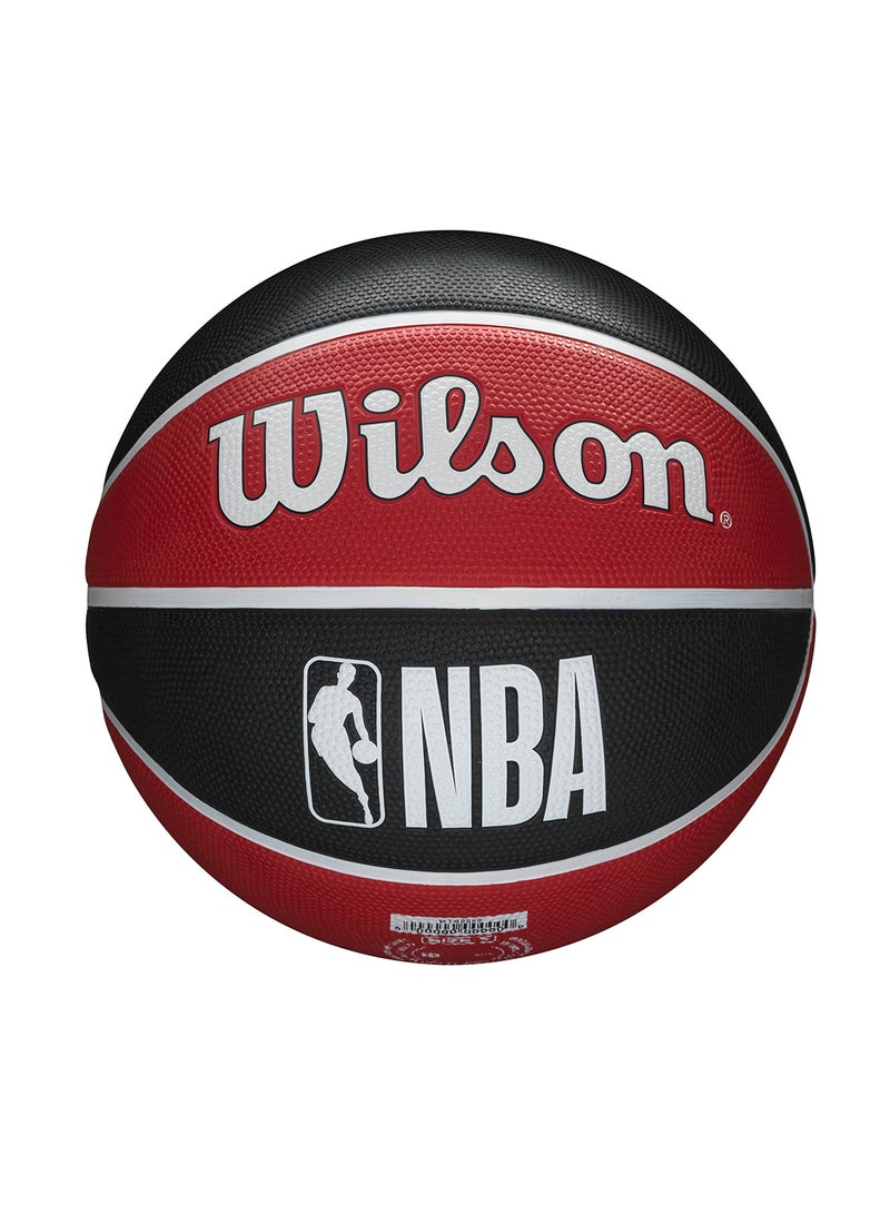 Wilson NBA Team Alliance Basketball Chicago Bulls - Size 7 for +12 years old and Adults - Red/Black - Image 2