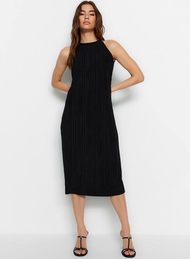 trendyol Black Shift/Straight Zero Sleeve Midi Pleated Knitted Dress - Image 1