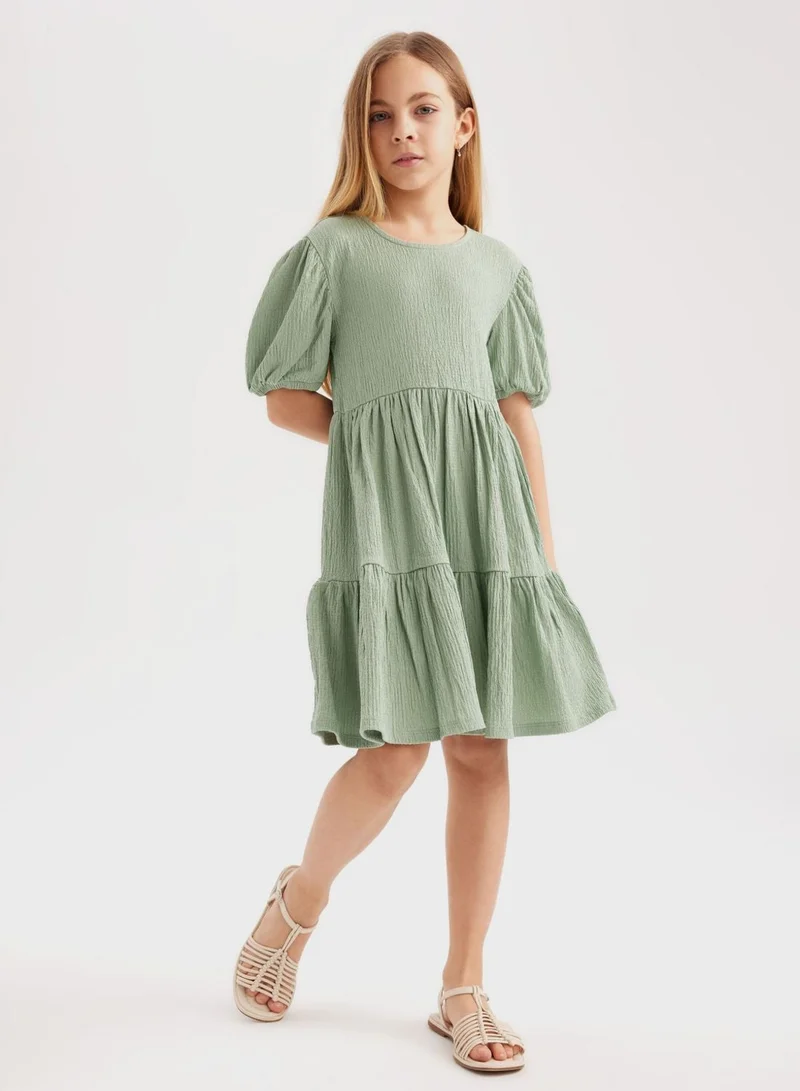 ديفاكتو Tiered Puff Sleeve Dress