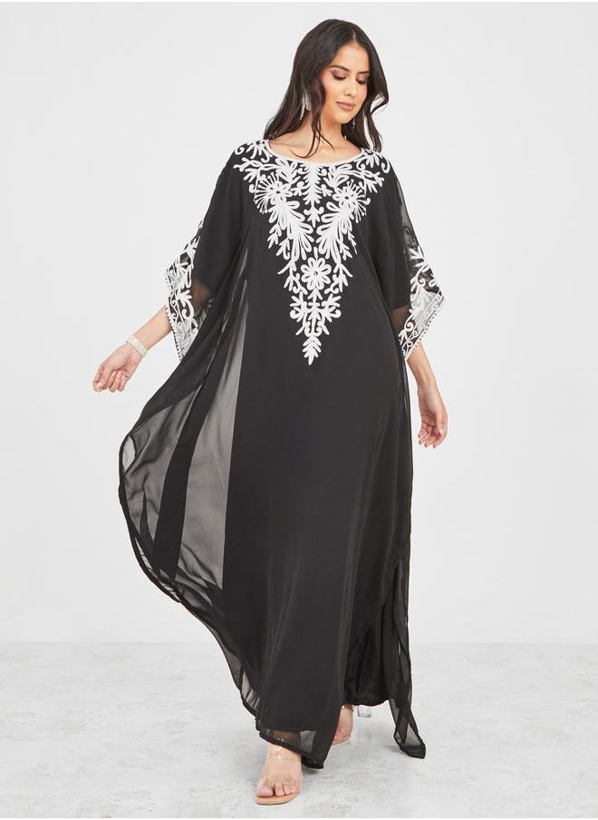Styli - Arabian Kaftan with Thread Embroidery - Image 1