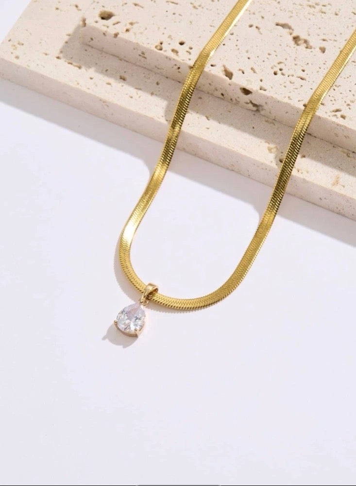 Casual collection Elegant & High Quality Stainless Steel Gold Plated Necklace For Women - Image 3