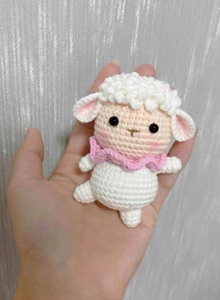 اي اي اي اصنعها بنفسك، كروشيه من الصوف، خروف أبيض، سلسلة مفاتيح مصنوعة يدويًا، حقيبة مصنوعة يدويًا، هدية - Image 1