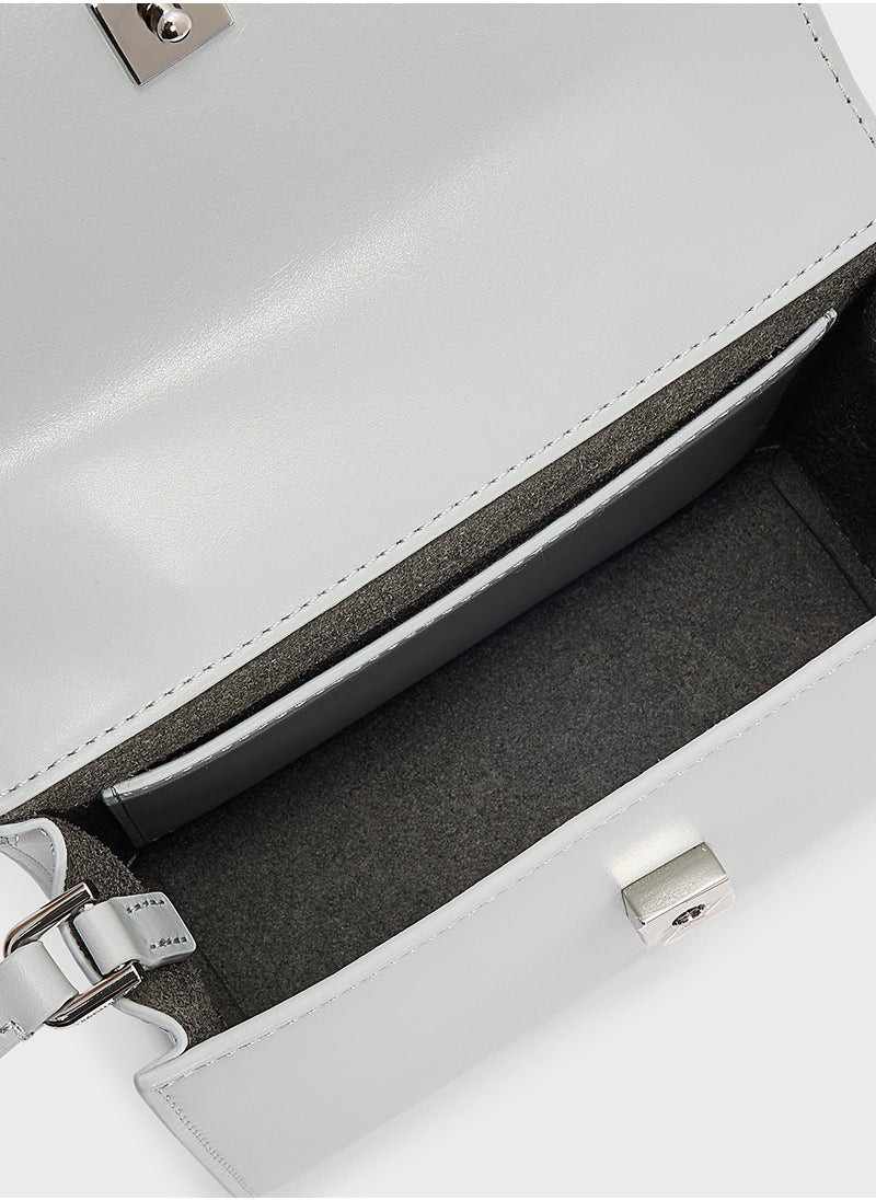 CALVIN KLEIN TOP HANDLE CROSSBODY BAG  - Image 5