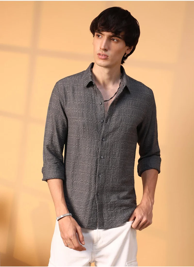 Campus Sutra Men's Charcoal Grey Solid Textured Knit Shirt