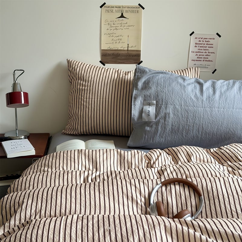 4pcs Striped Minimalist Style Bedding, Includes 1 Duvet Cover, 2 Pillowcases, and 1 Flat Sheet, No Filler. High-Count, High-Density, Wear-Resistant, Durable, and Pilling-Resistant. Suitable for Home Bedrooms, Hotel/Guesthouses, Rental Rooms, and Dorm - Image 3
