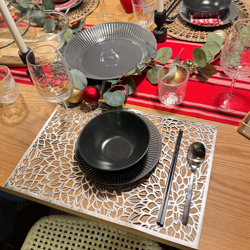 Feyarl Metallic Vinyl Rectangle Placemats Slip Heat Resistant Laminated Plastic Morden Dining Table Textured Shimmer Table Mats Kitchen Home Decor 4-Pieces ï¼ˆ12x18 inches - Image 4