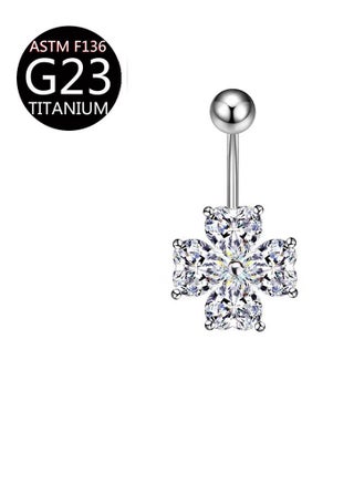 زر بطن من التيتانيوم الطبي على شكل نبات النفل - مرصع بـ zirconia البراق ومضاد للحساسية. جلب للحظ والأناقة مع راحة تامة للبشرة الحساسة