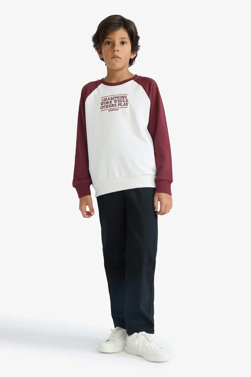 ديفاكتو Boy Oversize Embroidered Sweatshirt