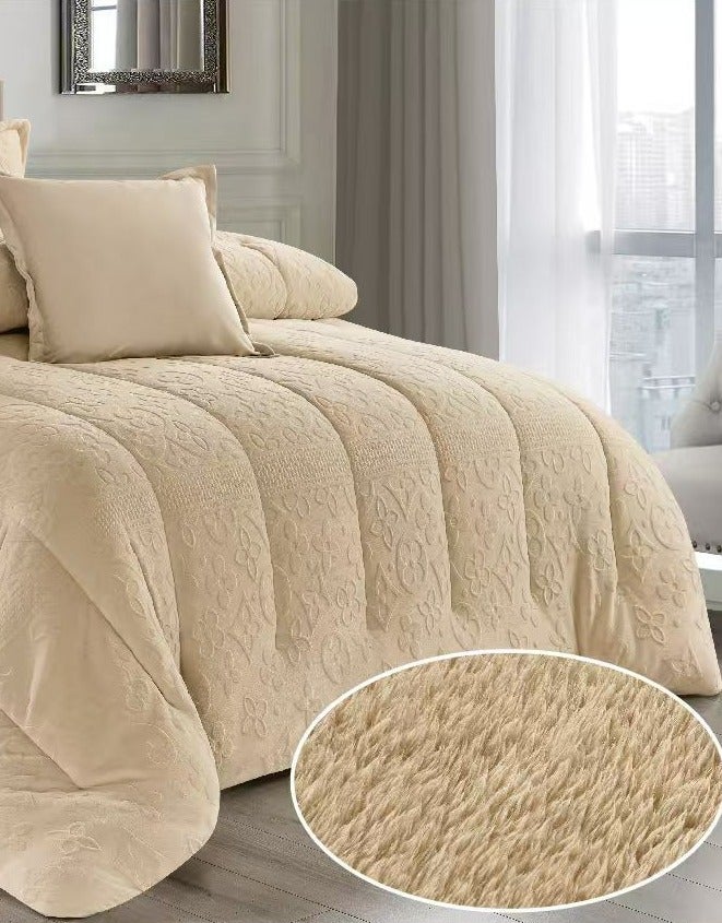 مون مفرش سرير شتوي نفرين بتصميم هندسي ومحفور مصنوع من المخمل والفرو الناعم مكون من 6 قطع ( 1 مفرش +1 شرشف مطاط للمرتبة + 2 كيس مخدة +2 كيس للوسادة المربعة ) مقاس المفرش 230X250 سم - Image 3