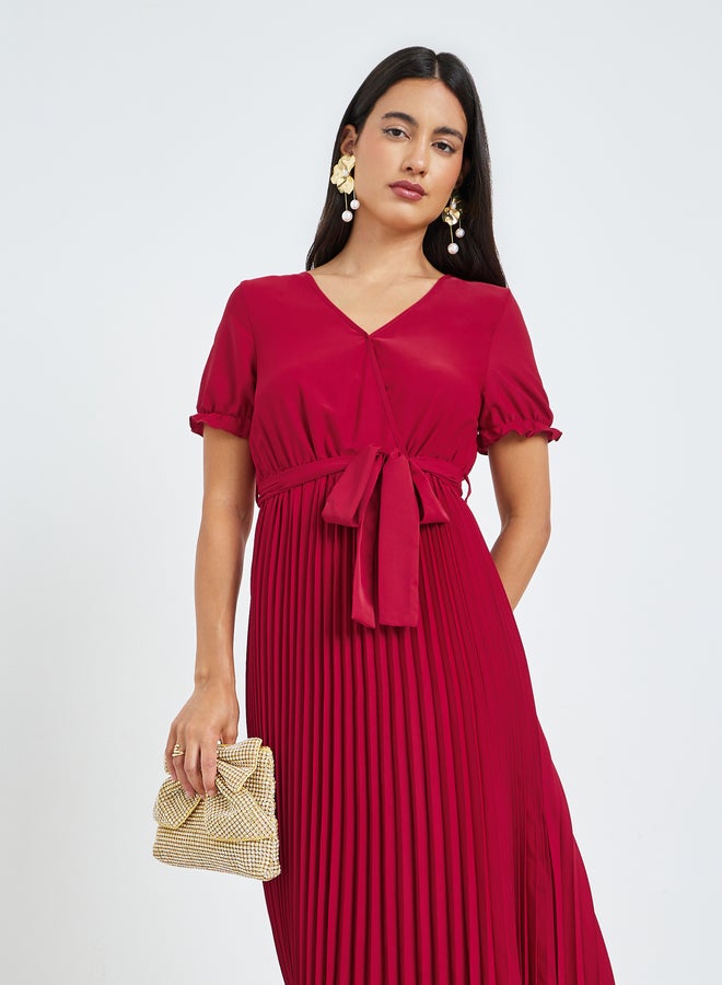Styli Red Pleated A-Line Maxi Dress with Tie Up Belt - Image 2
