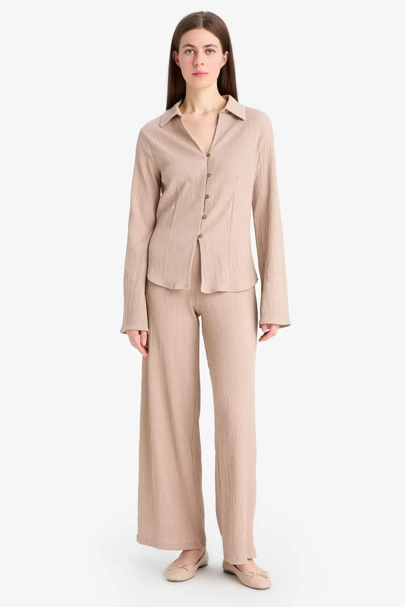 ديفاكتو Wide Leg Crinkle Trousers