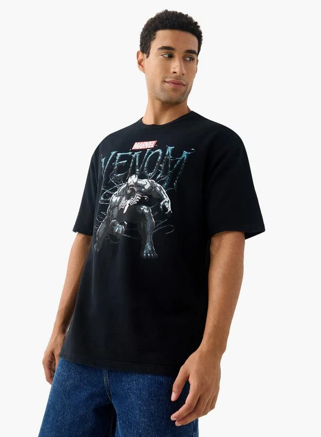 Venom Print Crew Neck T-shirt with Short Sleeves