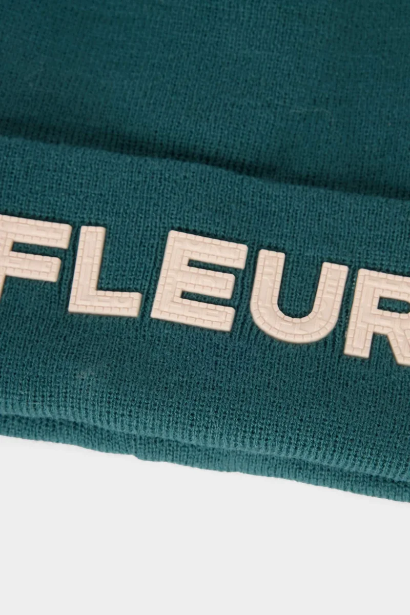 ديفاكتو Woman Embroidered Beanie