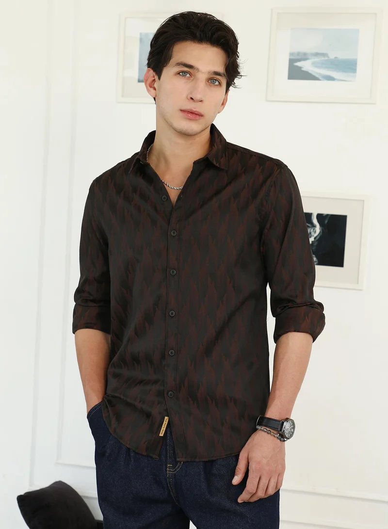 كامبوس سوترا Campus Sutra Men's Coffee Brown Gradient-Geometric Jacquard Shirt | Slim Fit Full Sleeve Point Collar Geometric Pattern | Premium Satin Fabric & Tailored Design For Club & Casual Wear