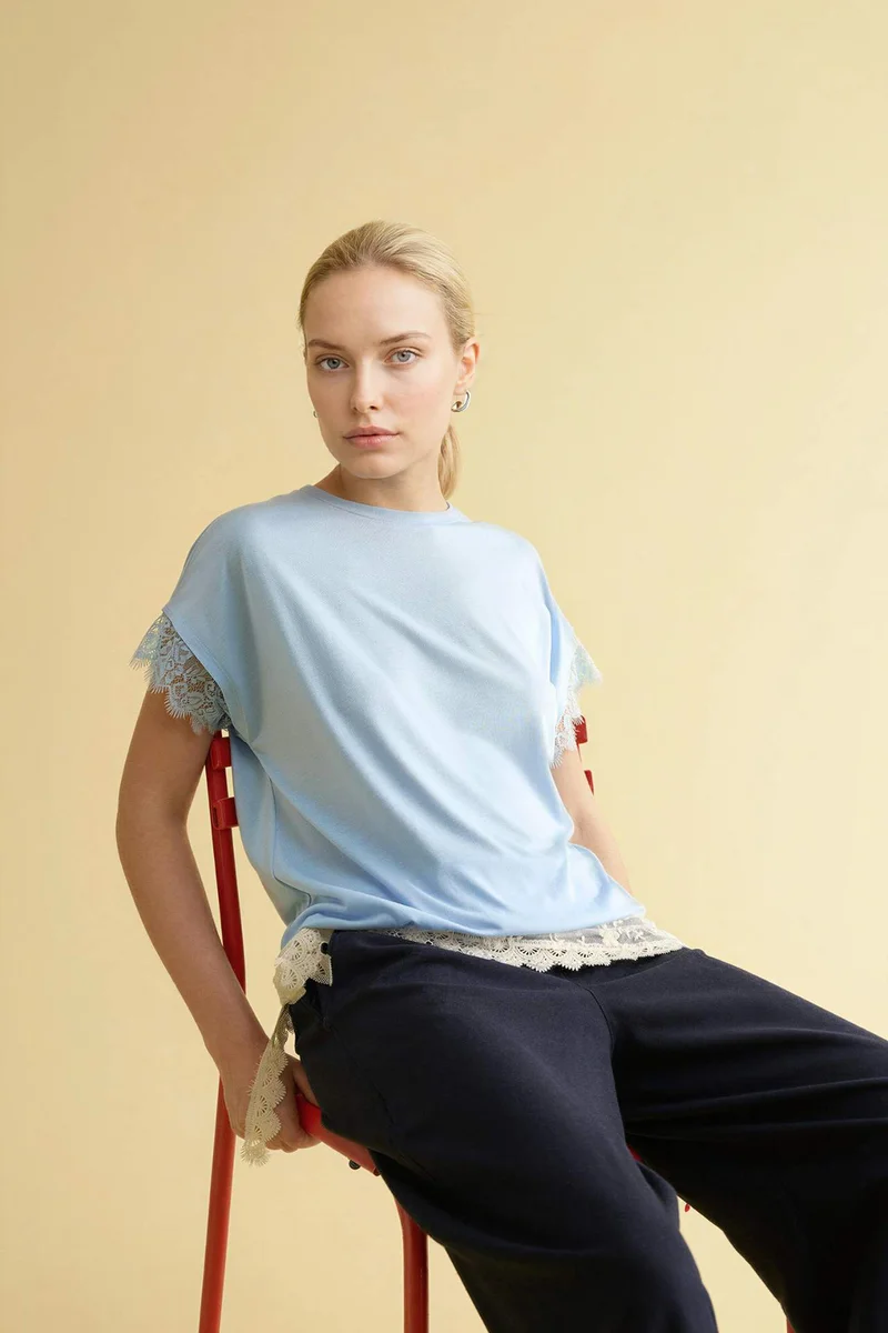 ديفاكتو Crew Neck Short Sleeve T-Shirt