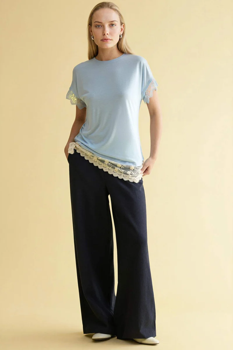 ديفاكتو Crew Neck Short Sleeve T-Shirt