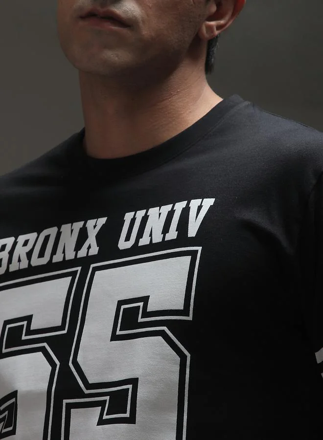 ديلينجر تيشيرت مطبع بأكمام قصيرة وقصة واسعة للرجال