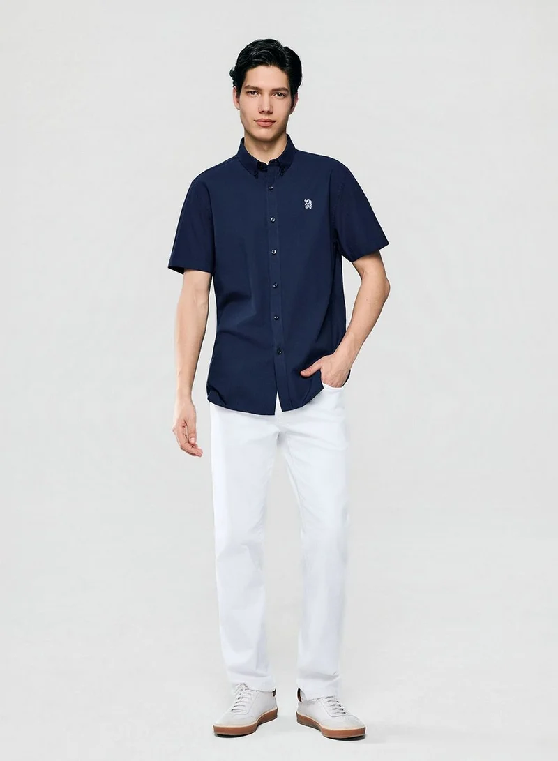 Giordano Men’s Cotton Oxford Slim Fit Short-Sleeve Shirt with Embroidery