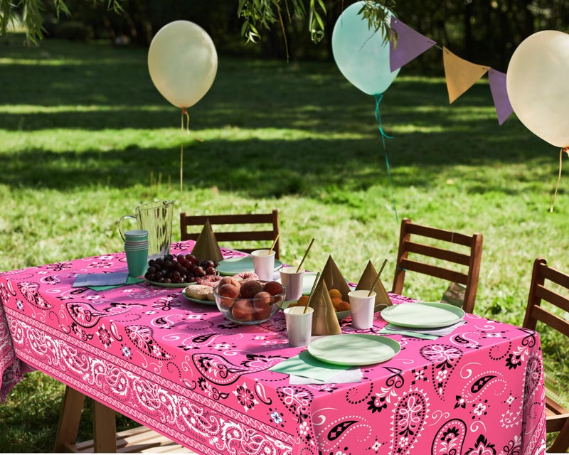 اودين Oudain 6 PCS Bandana Party Tableroths 54 × 108 بوصة من البلاستيك الحزب الغربي المائدة باندانا بيزلي تغطية طاولة القماش روديو لغرب المستلزمات المكسيكية الغربية (الوردي) - Image 4