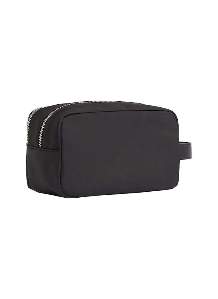 كالفن كلاين BUSINESS TECH WASH BAG