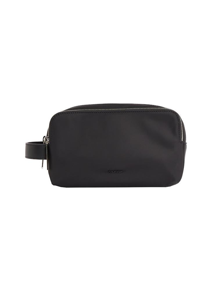 CALVIN KLEIN BUSINESS TECH WASH BAG  - Image 1