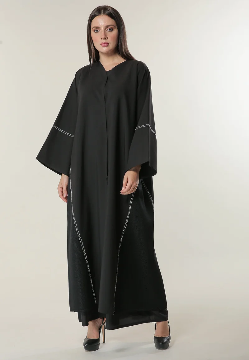 Moistreet Embroidered Flared Sleeve Abaya