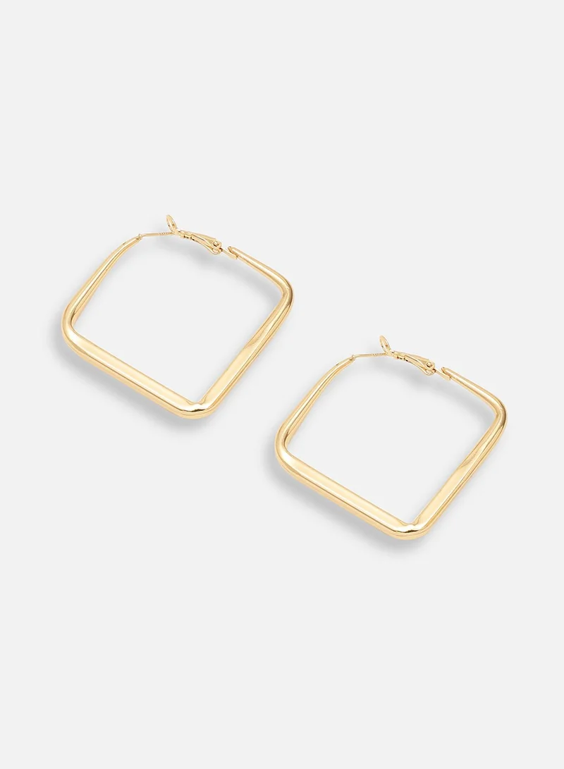 سوهي حلق مطلي بالذهب مصمم للحفلات